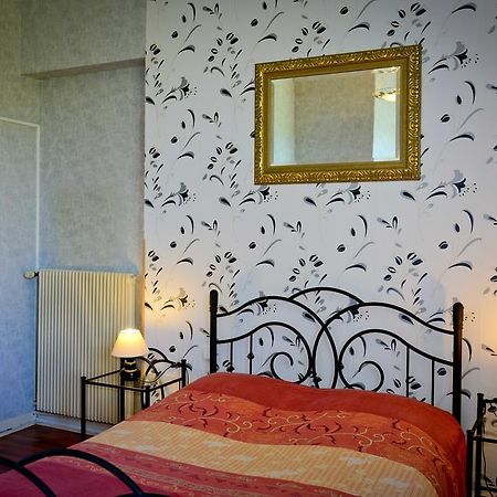 Отель Le Castel De Larralde Assat Экстерьер фото